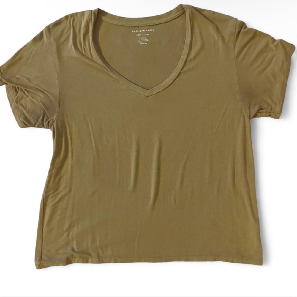 Brown/Khaki American Eagle “Soft and Sexy” V-Neck t-shirt Women’s Size M